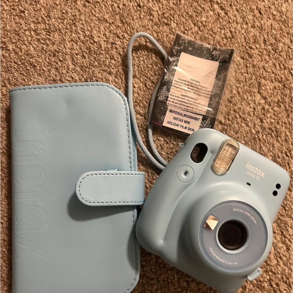 Instax Mini 11 Sky Blue Camera with Case